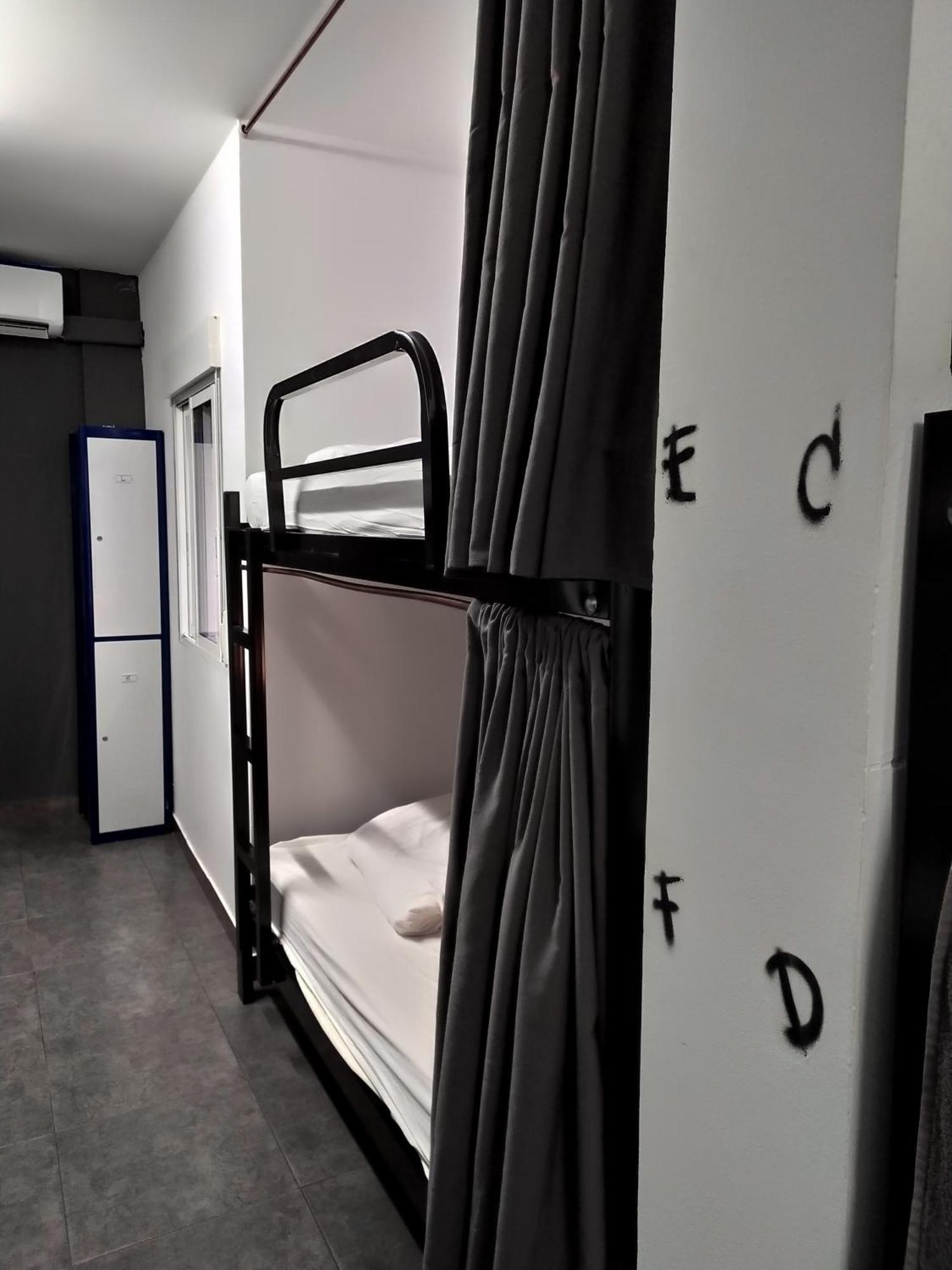 Bed 12-Bed Mixed Dormitory Room