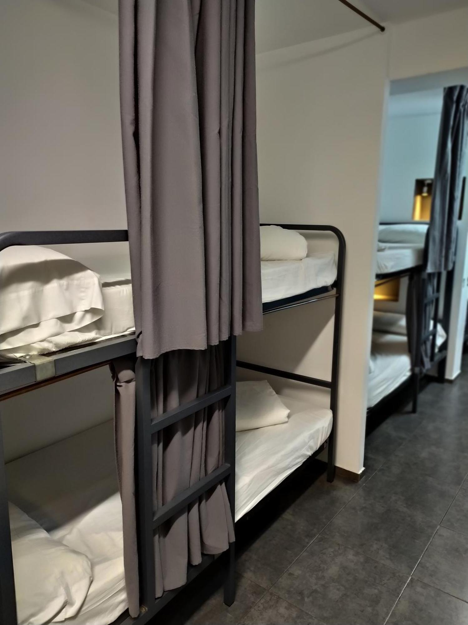 Bed 6-Bed Mixed Dormitory Room